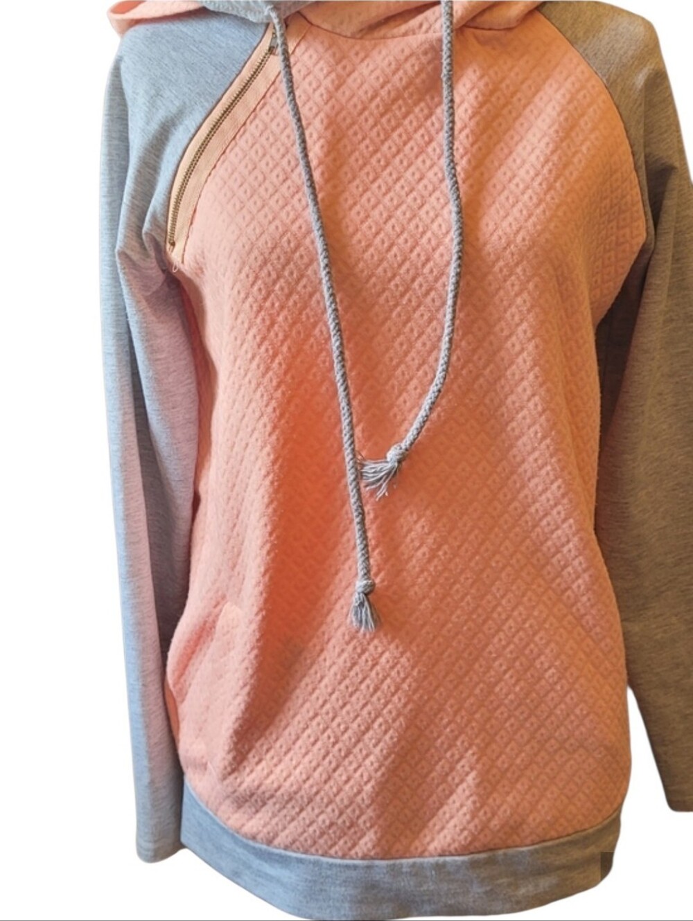 🥳5/$25🥳 Quilted Peach Hoodie with Grey Accents
